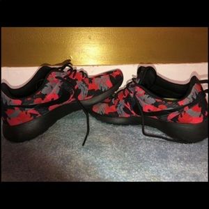 Customized Nike Roche’s!